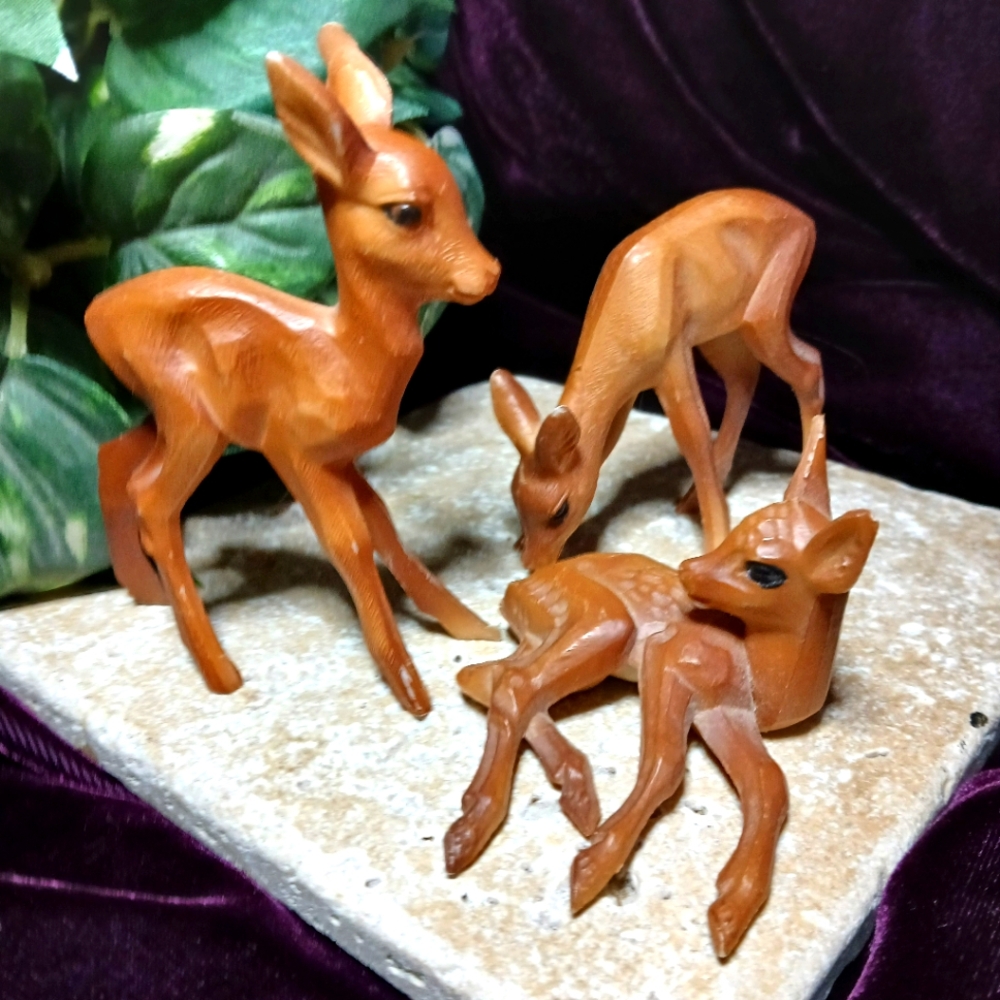 3 Vintage 1960s Small Hard Plastic Deer Made In Hong Kong